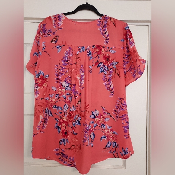 Short sleeve blouse - Picture 2 of 3